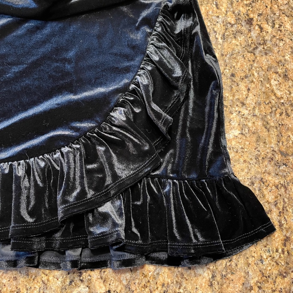 NEW Forever 21 Velvet Black Skirt Size Large - Picture 3 of 4
